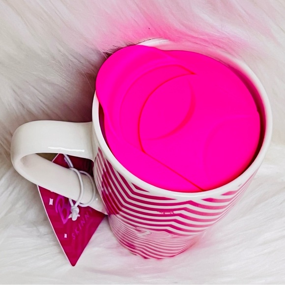 Barbie Travel Mug - Picture 3 of 3